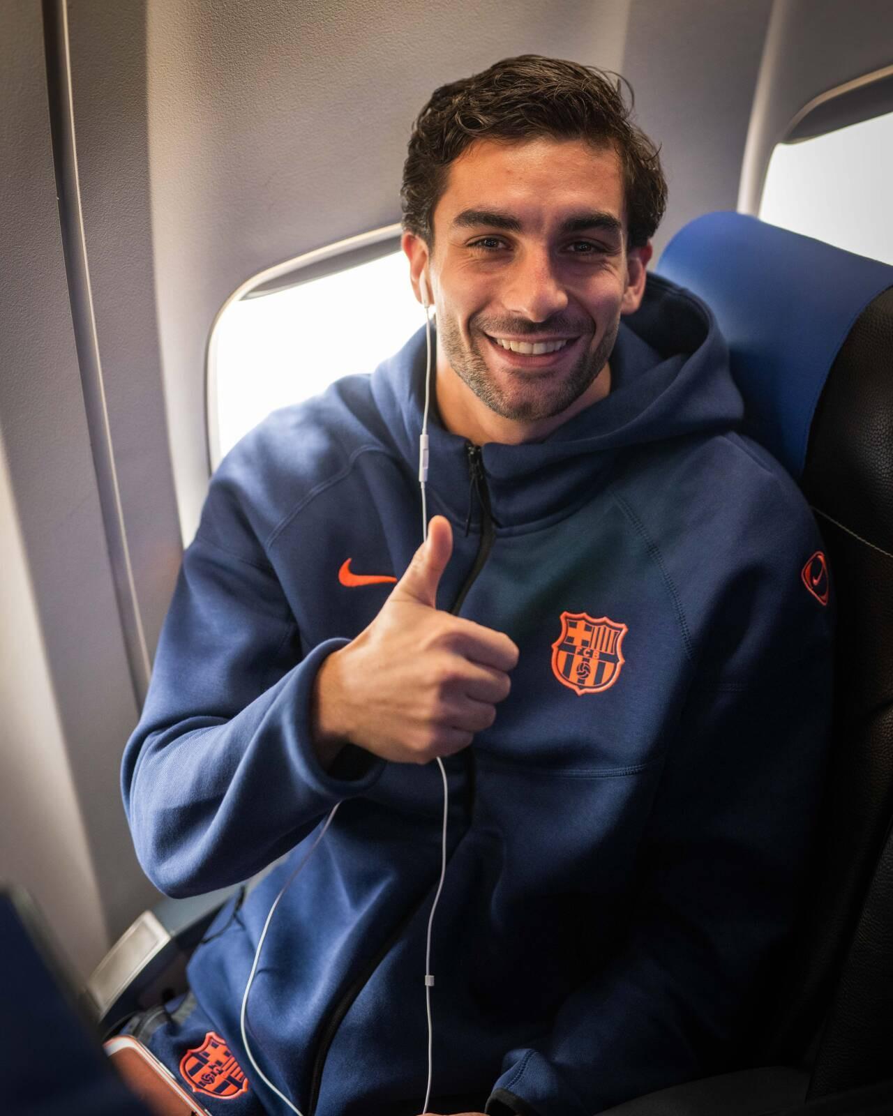 巴萨赛前发文有鲨出没,皇社赛后:看错了吧,是葡国军舰水母