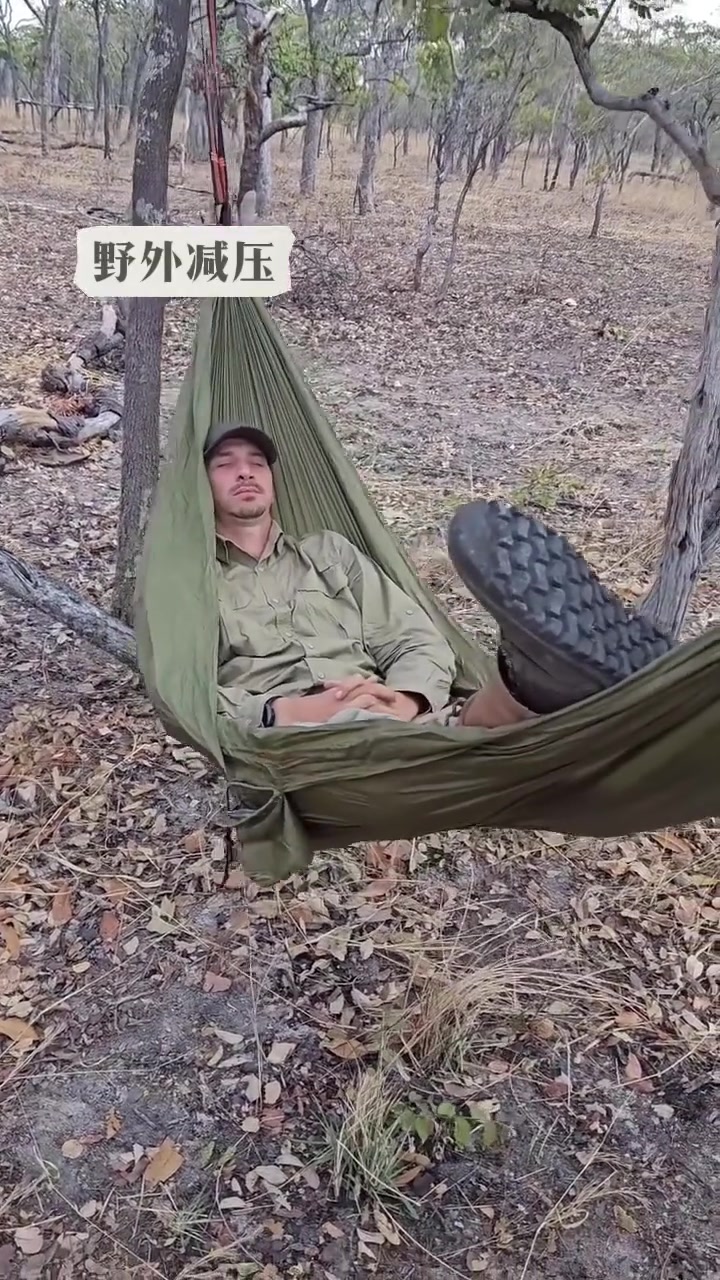 伊布在野外修行减压怕不是内心在想这米兰我还会得去嘛